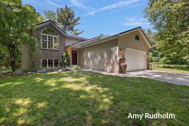 9262 Leonard Street, Polkton Twp, MI 49404
