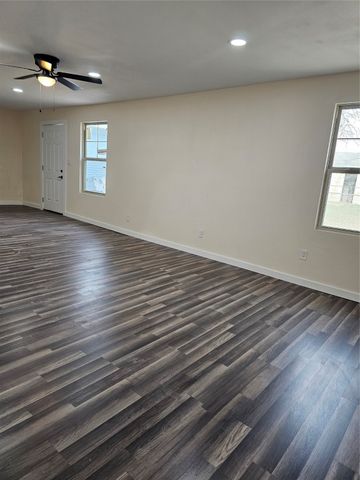 4317 GRAM Lane, Bellmead, TX 76705