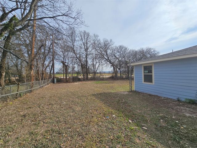 4317 GRAM Lane, Bellmead, TX 76705