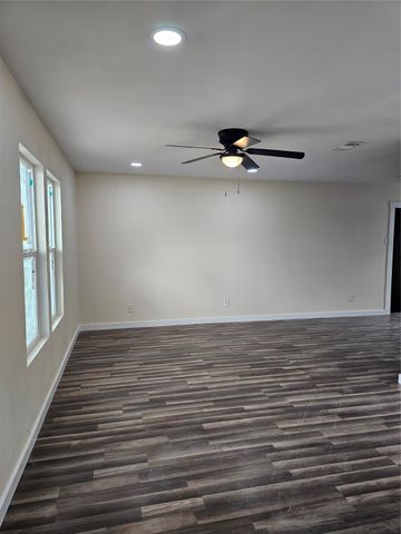 4317 GRAM Lane, Bellmead, TX 76705