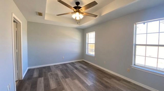 307 Coral Reef Street, Gun Barrel City, TX 75156