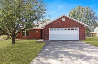 307 Coral Reef Street, Gun Barrel City, TX 75156