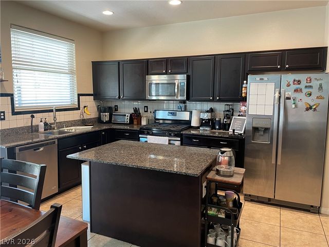7068 Ipe Wood Road, Las Vegas, NV 89148