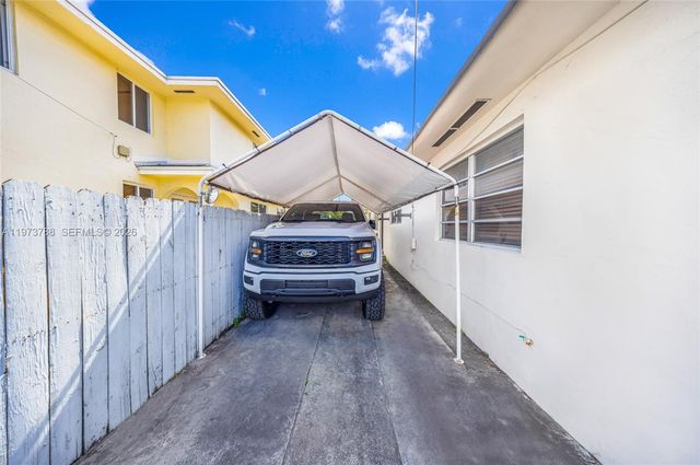 3532 NW 4th Ter, Miami, FL 33125