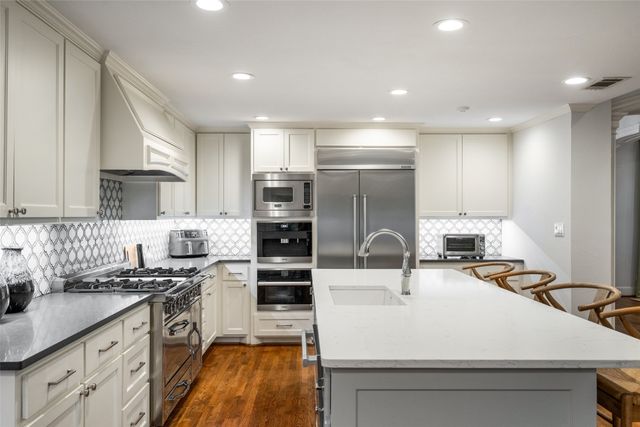 4710 Bobbitt Drive, Dallas, TX 75229