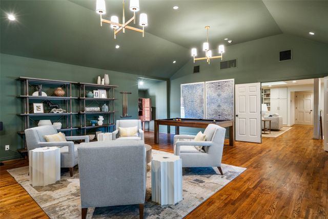 4710 Bobbitt Drive, Dallas, TX 75229