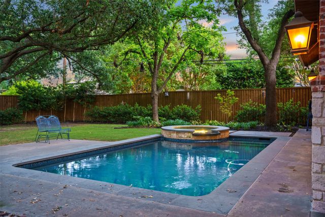 4710 Bobbitt Drive, Dallas, TX 75229