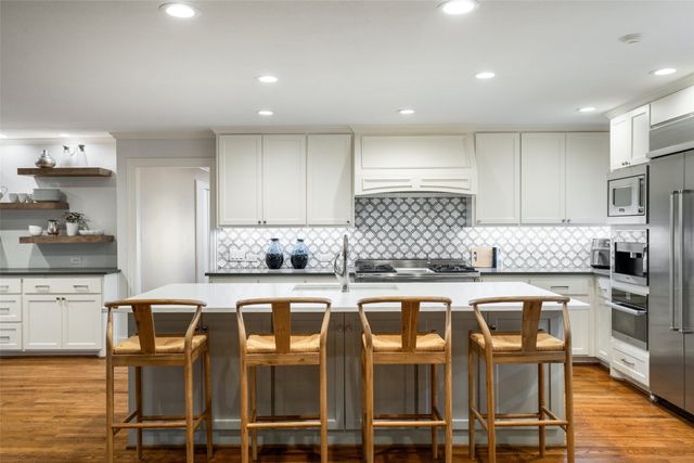 4710 Bobbitt Drive, Dallas, TX 75229