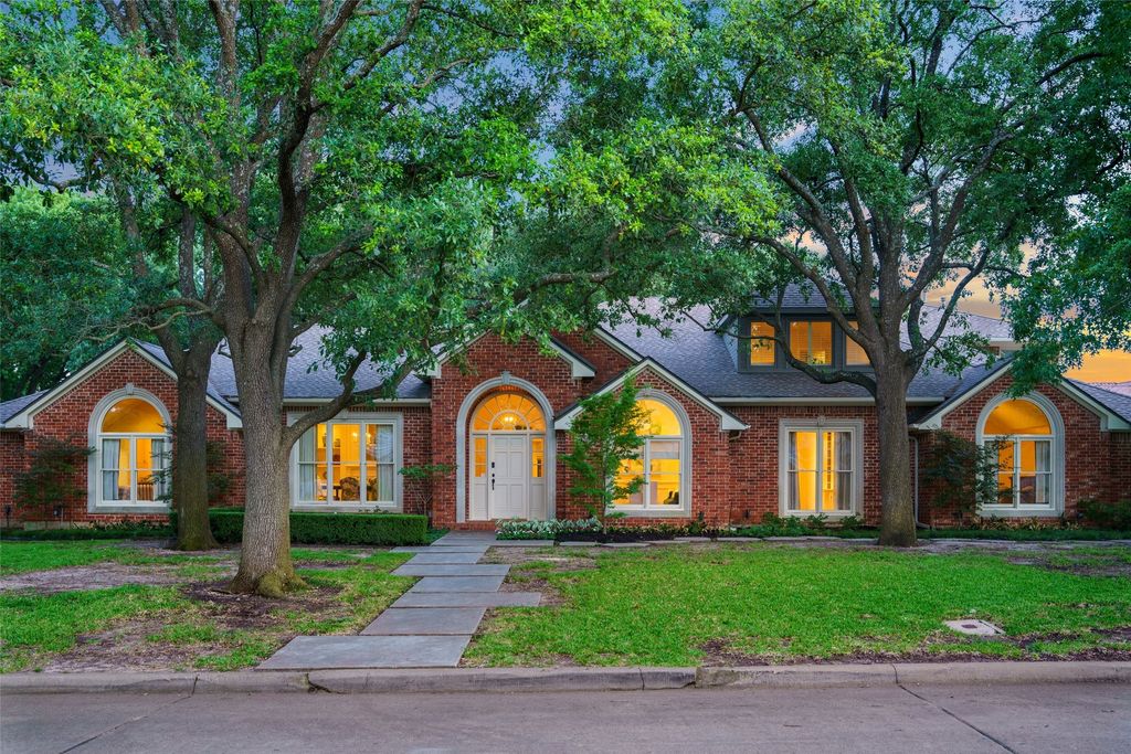 4710 Bobbitt Drive, Dallas, TX 75229