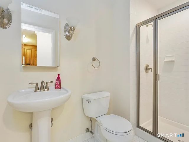 51 Forest Avenue 61, Greenwich, CT 06870