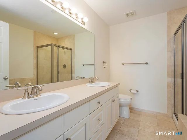 51 Forest Avenue 61, Greenwich, CT 06870