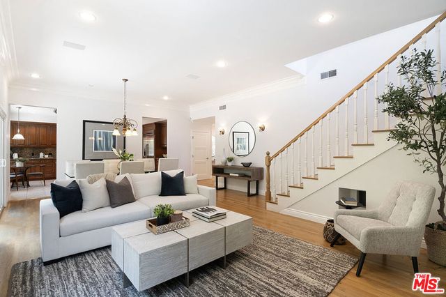 2332 Castle Heights Avenue, Los Angeles, CA 90034