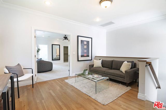 2332 Castle Heights Avenue, Los Angeles, CA 90034