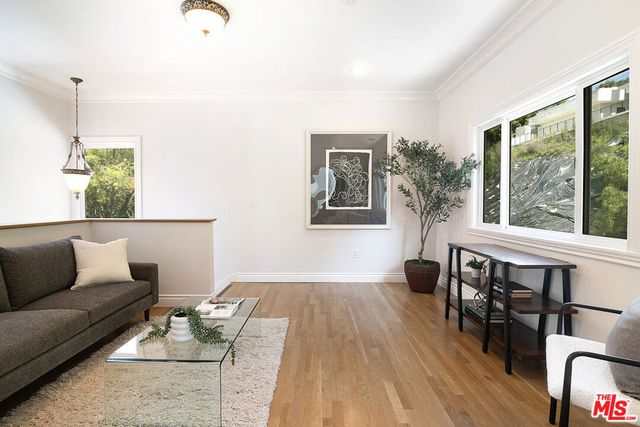 2332 Castle Heights Avenue, Los Angeles, CA 90034