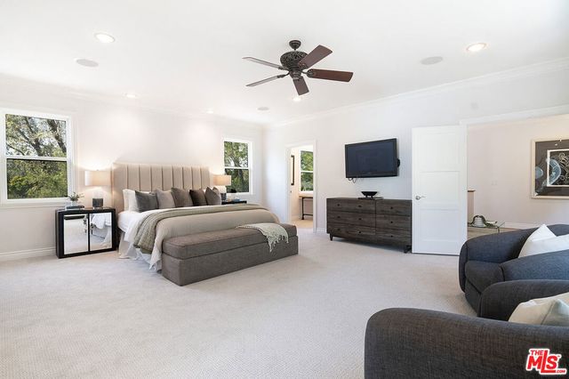 2332 Castle Heights Avenue, Los Angeles, CA 90034