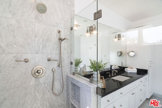 2332 Castle Heights Avenue, Los Angeles, CA 90034