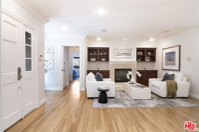 2332 Castle Heights Avenue, Los Angeles, CA 90034