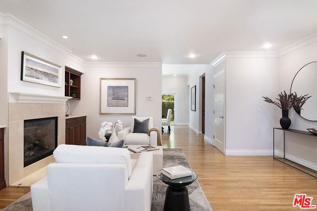 2332 Castle Heights Avenue, Los Angeles, CA 90034