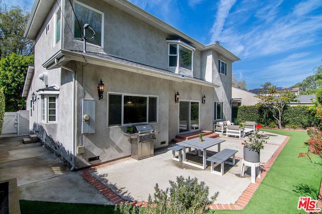 2332 Castle Heights Avenue, Los Angeles, CA 90034