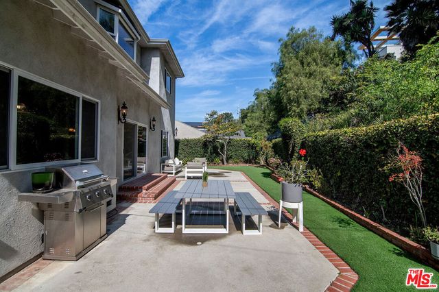 2332 Castle Heights Avenue, Los Angeles, CA 90034