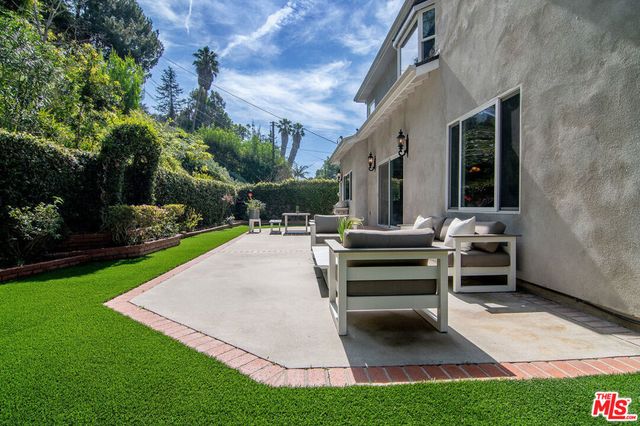 2332 Castle Heights Avenue, Los Angeles, CA 90034