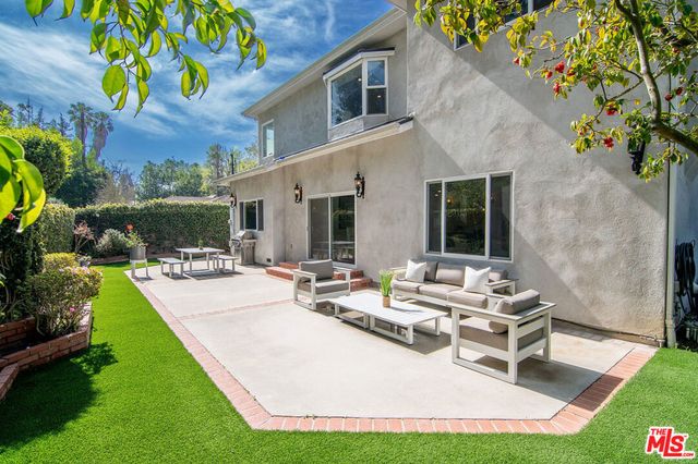 2332 Castle Heights Avenue, Los Angeles, CA 90034