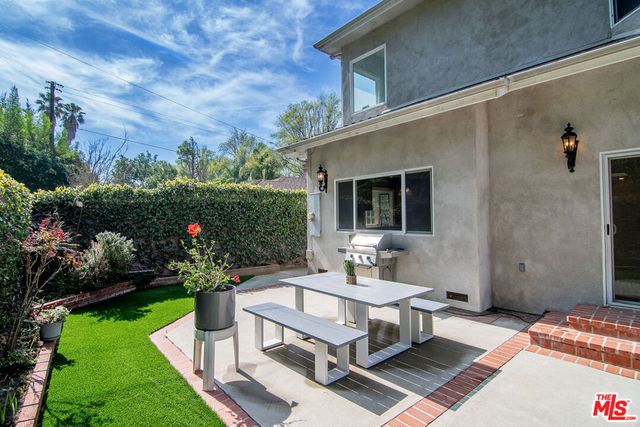 2332 Castle Heights Avenue, Los Angeles, CA 90034