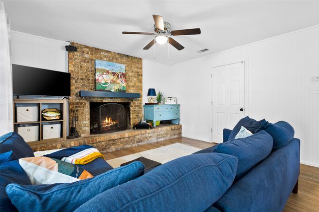 111 Island Park Drive, Gun Barrel City, TX 75156