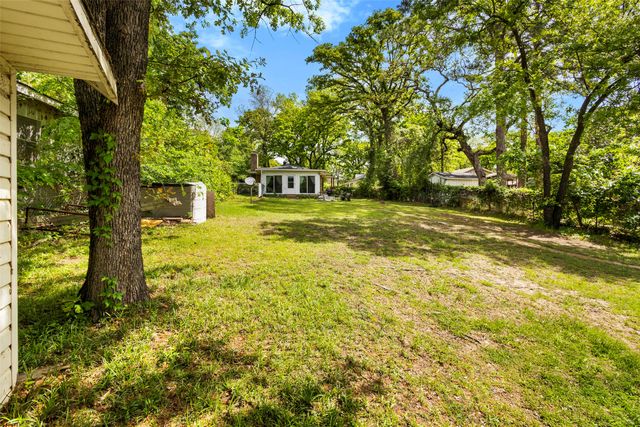 111 Island Park Drive, Gun Barrel City, TX 75156
