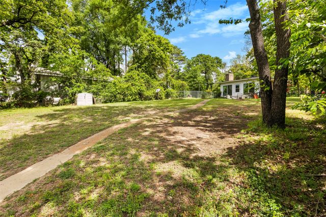 111 Island Park Drive, Gun Barrel City, TX 75156