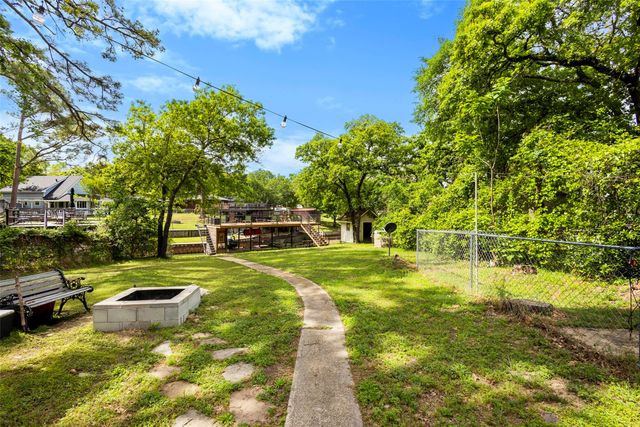 111 Island Park Drive, Gun Barrel City, TX 75156