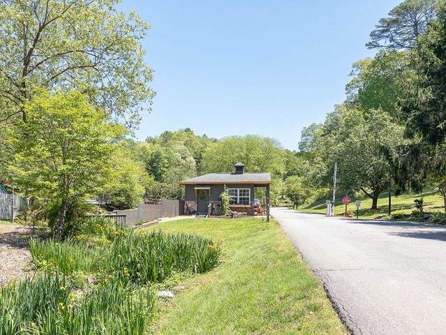 421 Sleepy Hollow Drive, Murphy, NC 28906