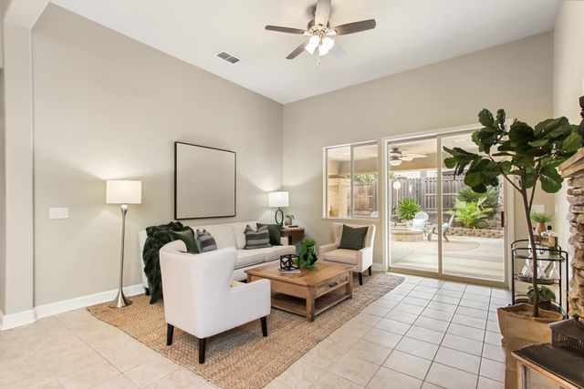 1513 Diamond Woods Cir, Roseville, CA 95747