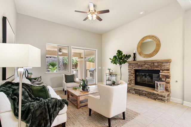 1513 Diamond Woods Cir, Roseville, CA 95747