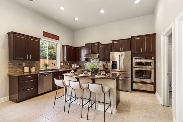 1513 Diamond Woods Cir, Roseville, CA 95747