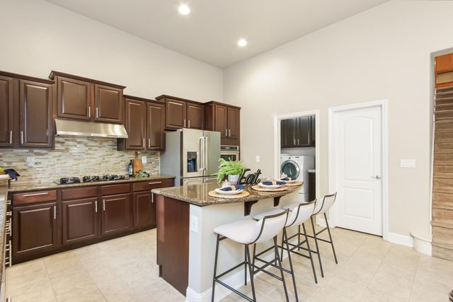 1513 Diamond Woods Cir, Roseville, CA 95747