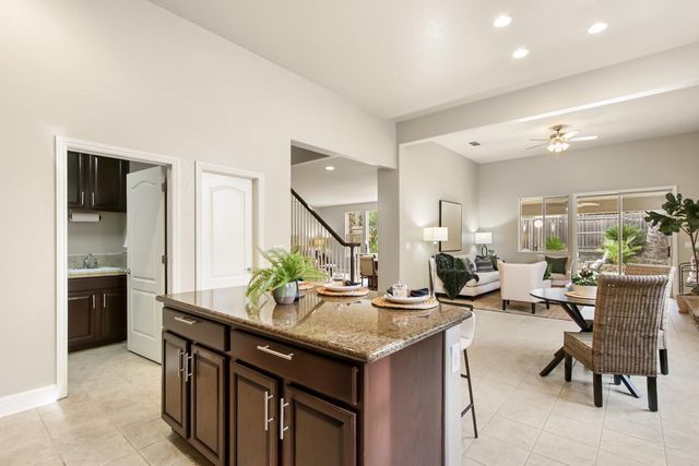 1513 Diamond Woods Cir, Roseville, CA 95747