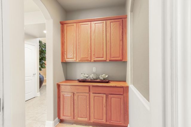 1513 Diamond Woods Cir, Roseville, CA 95747