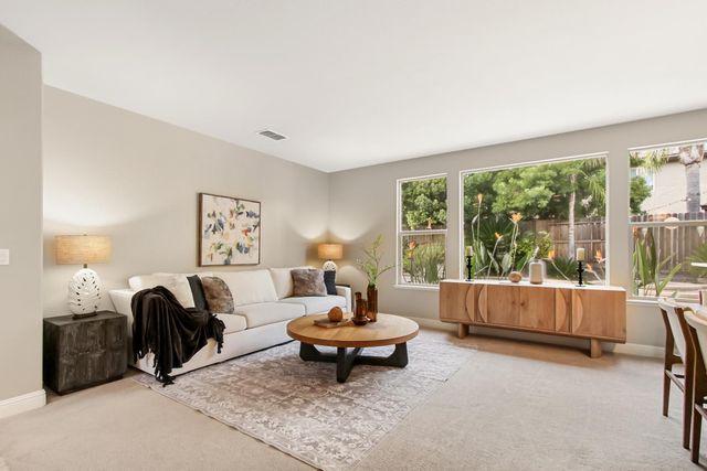 1513 Diamond Woods Cir, Roseville, CA 95747