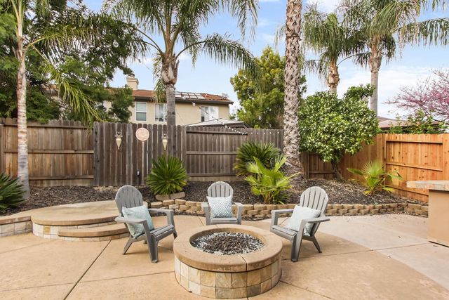 1513 Diamond Woods Cir, Roseville, CA 95747