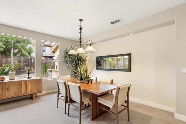 1513 Diamond Woods Cir, Roseville, CA 95747