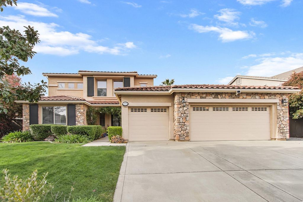 1513 Diamond Woods Cir, Roseville, CA 95747