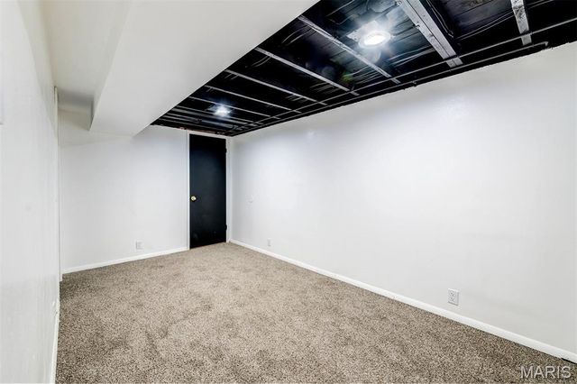 9737 Calumet Drive, St Louis, MO 63137