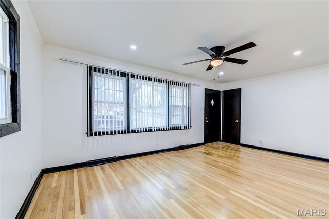 9737 Calumet Drive, St Louis, MO 63137