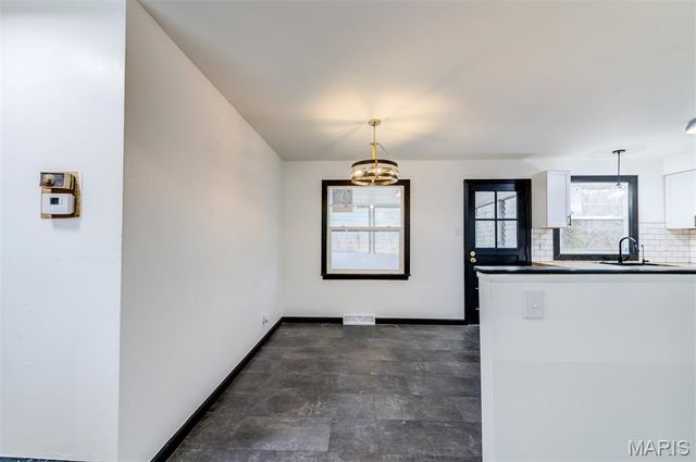 9737 Calumet Drive, St Louis, MO 63137