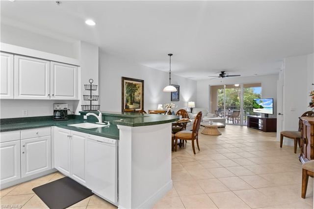 11041 Gulf Reflections DR 206, Fort Myers, FL 33908