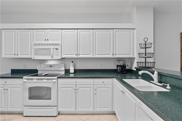 11041 Gulf Reflections DR 206, Fort Myers, FL 33908