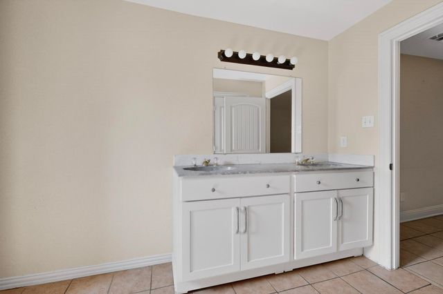 818 19th Street, Grand Prairie, TX 75050