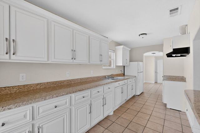 818 19th Street, Grand Prairie, TX 75050