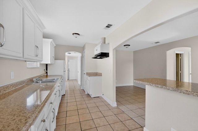 818 19th Street, Grand Prairie, TX 75050